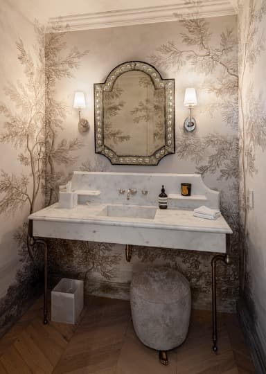 /media/projects/camelback-home/bathroom-1.jpg