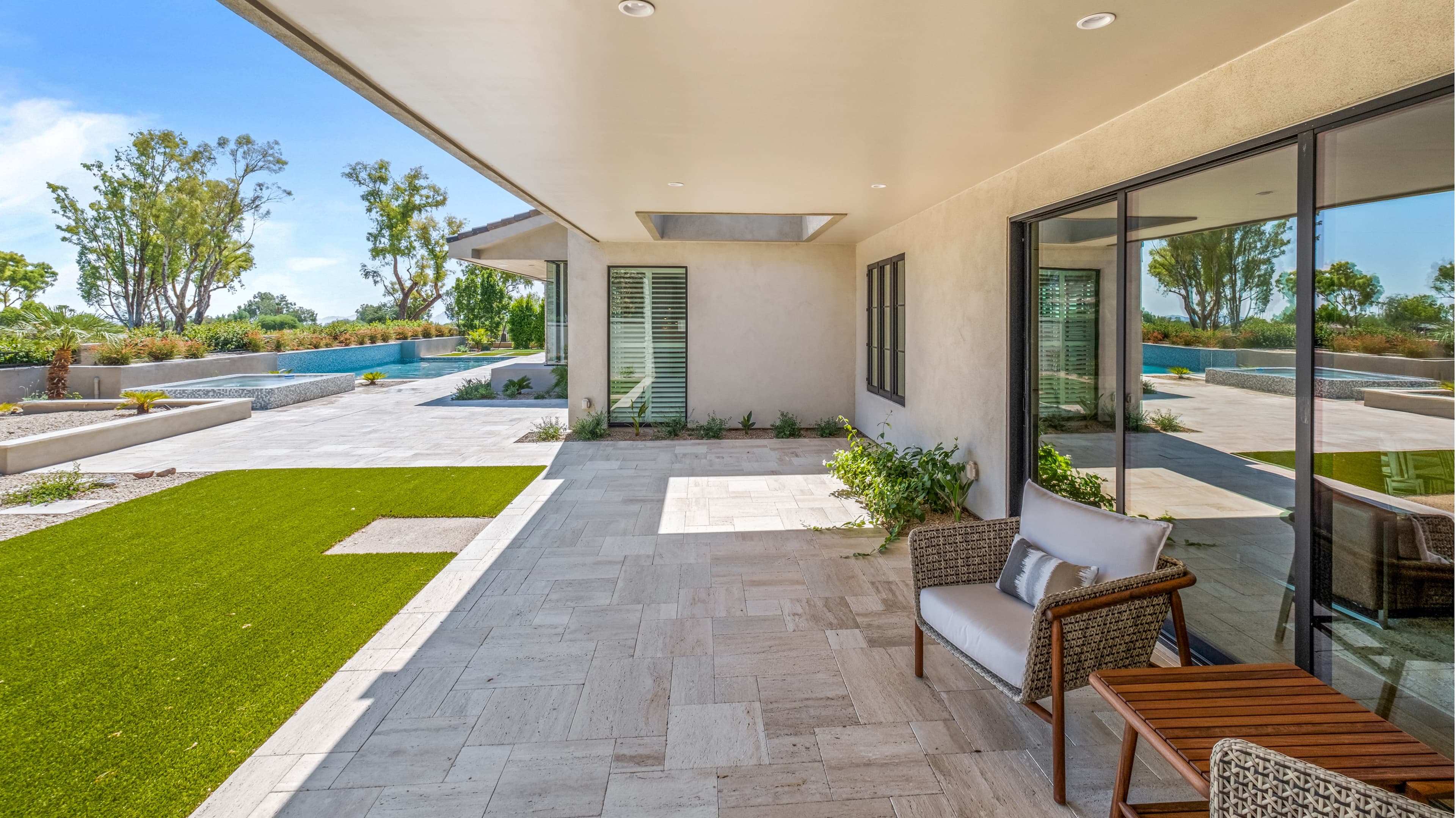 /media/projects/pinnacle-peak-country-club/backyard-patio-angle-1.jpg
