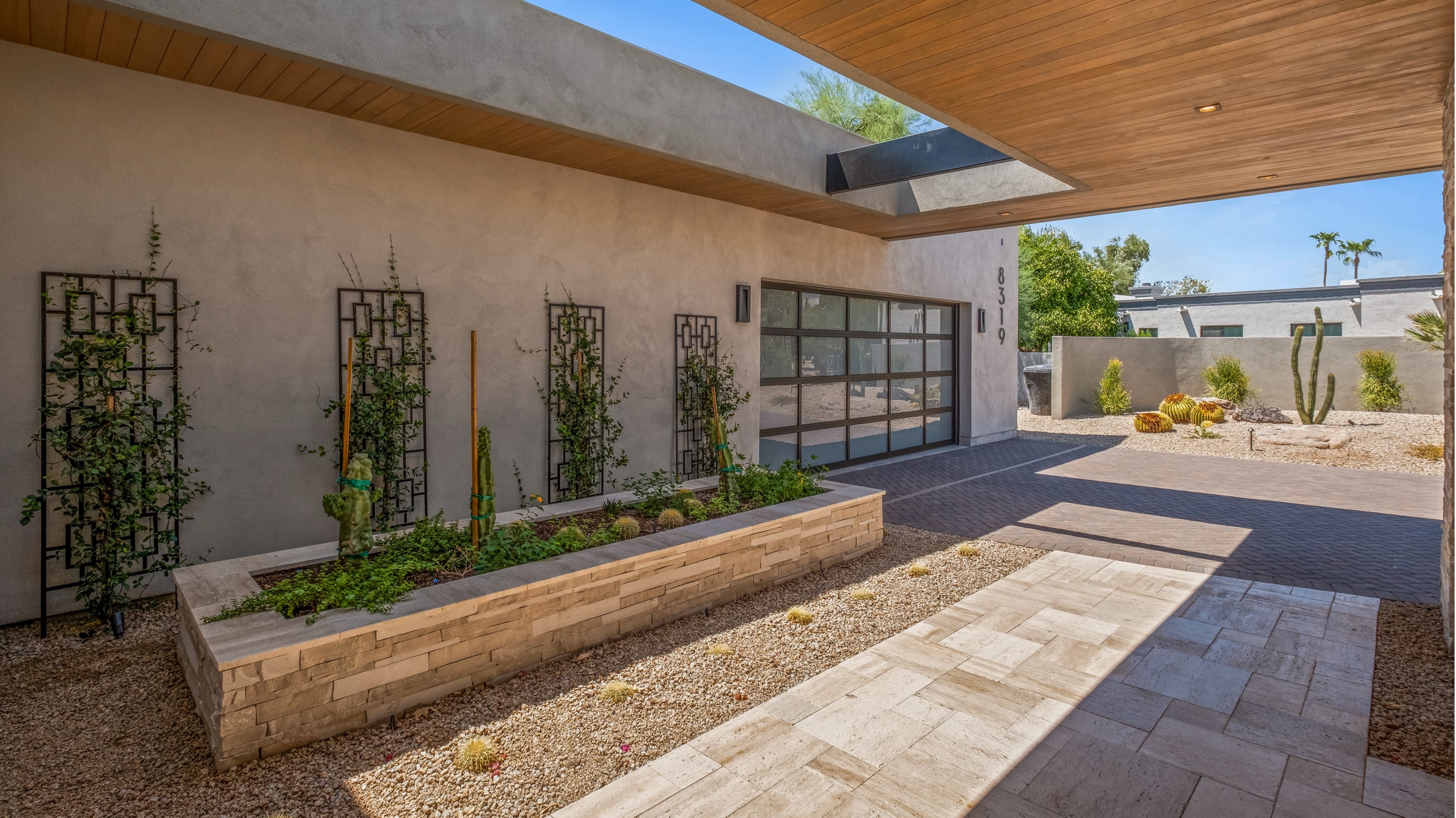 /media/projects/pinnacle-peak-country-club/front-walkway-from-door.jpg