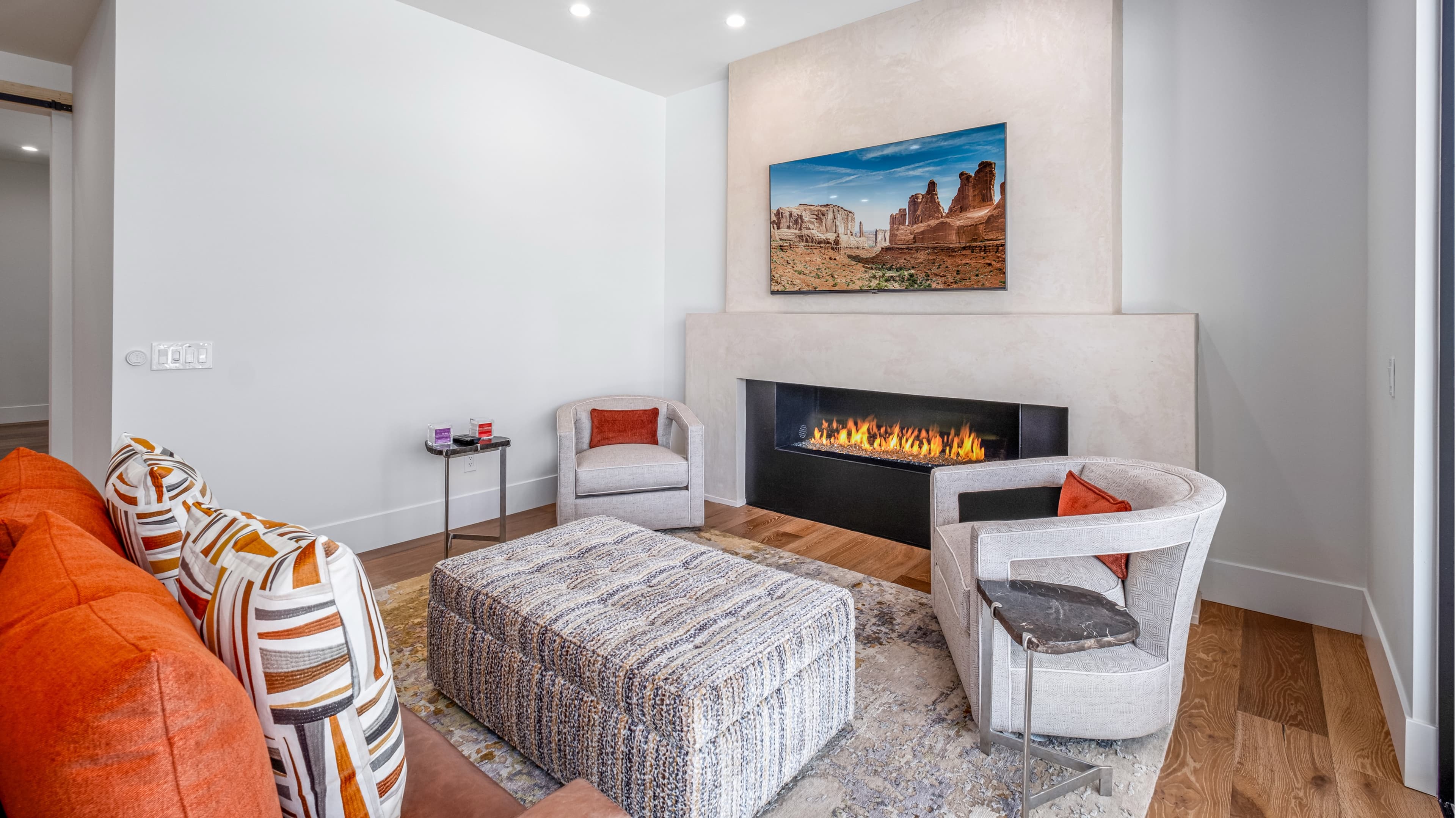 /media/projects/pinnacle-peak-country-club/room-1-angle-2.jpg